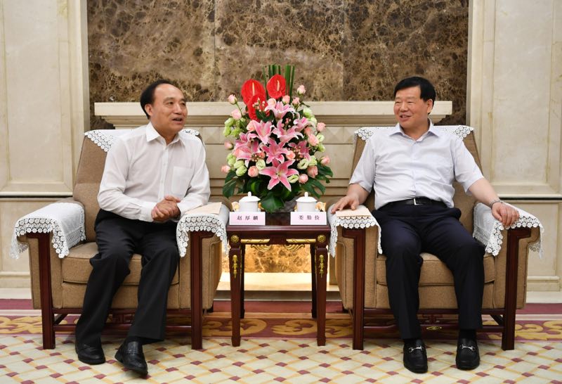 省委书记娄勤俭会见我校杰出校友,国际电信联盟秘书长赵厚麟