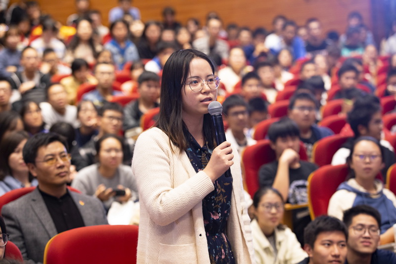 华为副总裁应为民莅校作专题讲座