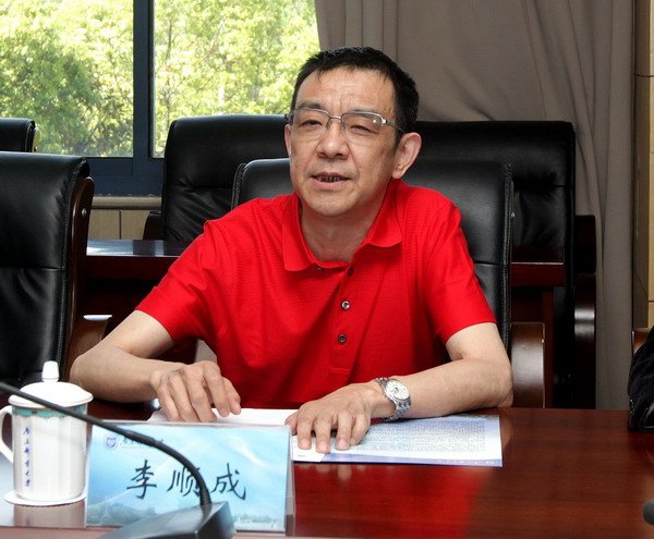 81级校友,广东领越通讯技术有限公司董事长李顺成发言陈文昊副总经理