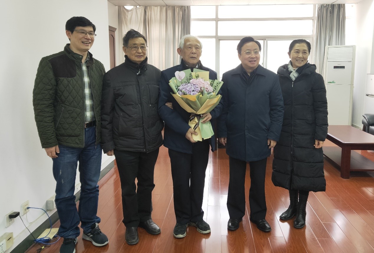 刘陈书记看望陈国良院士 祝贺陈国良院士获得"ccf终身成就奖"